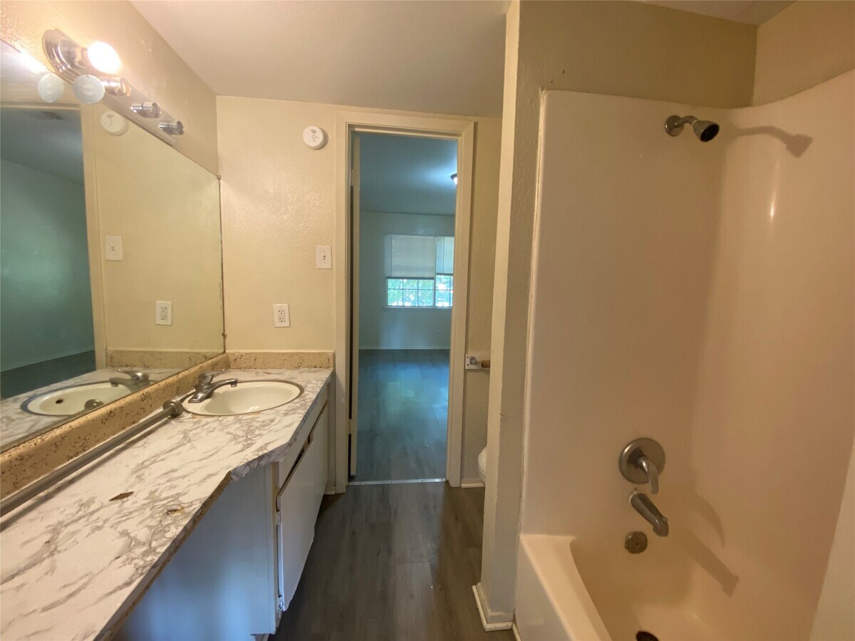 Photo - 208 Kelly St Unit 7