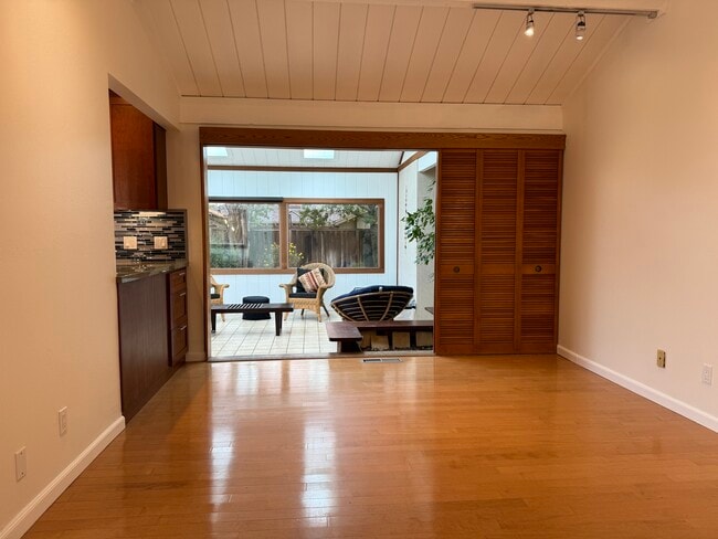 Photo - 5124 Selinda Way