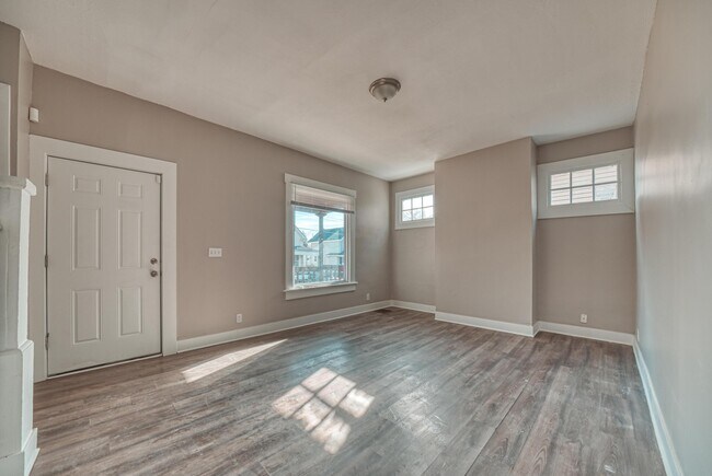 Photo - 921 Miller Ave