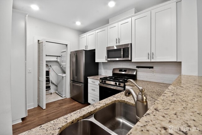 Photo - 626 Marion Ln