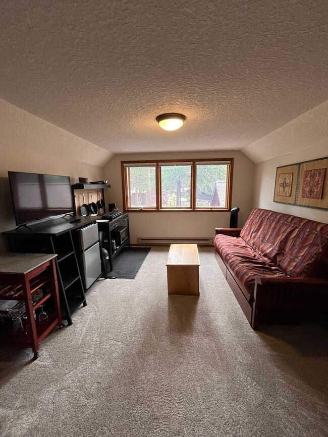 Photo - Quaint 1-bdr/1-bath Furnished Apartment in...