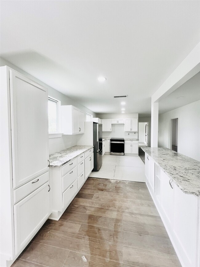 Photo - 1713 Winter St