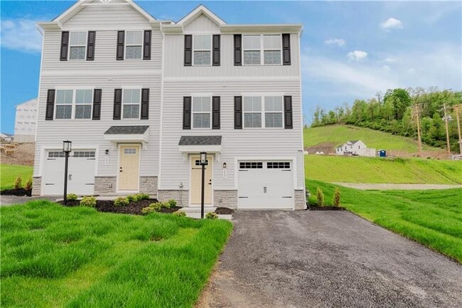 Photo - 157 White Oak Dr