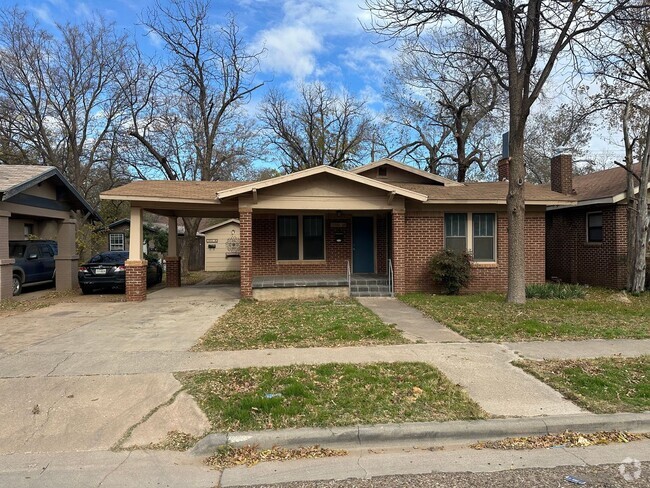 Building Photo - 2210 18th St Unit Front Rental