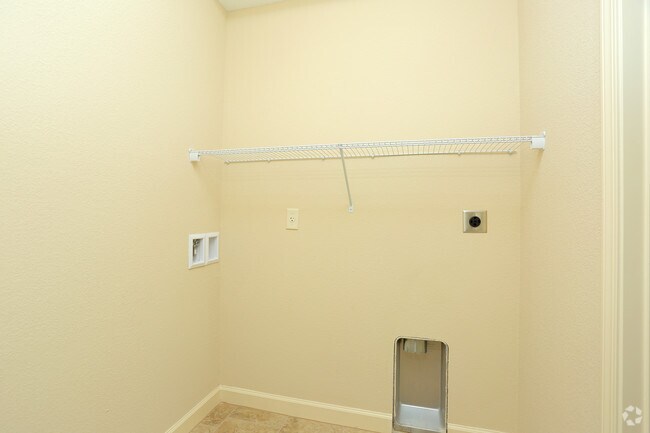 2BR - 862SF - Laundry Hook-Ups
