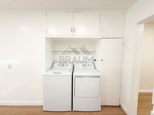 Photo - 15550 Vanowen St Unit 5