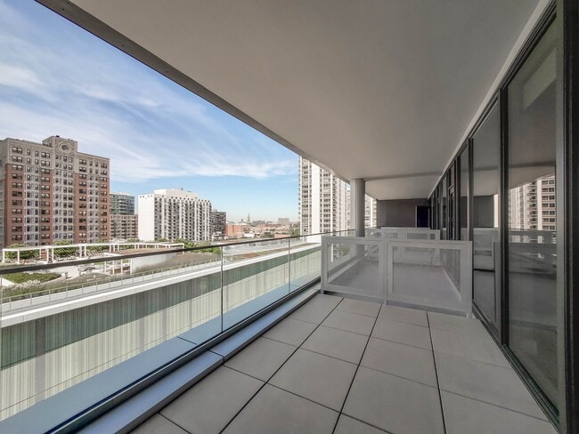 Building Photo - 1179 N Clark St Unit 207