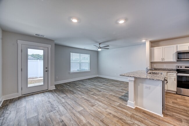 Photo - 103 S Grassland Rd