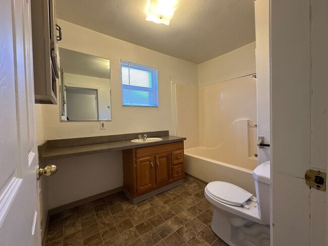 Photo - 1545 Crescent Ave