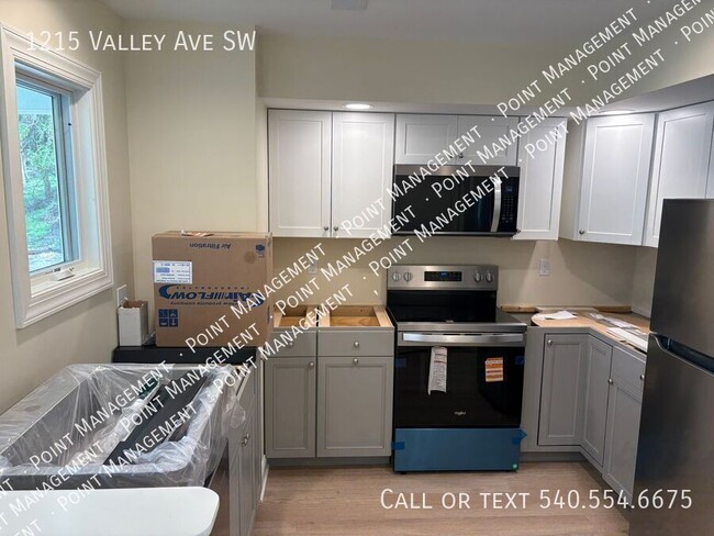 Photo - 1215 Valley Ave SW
