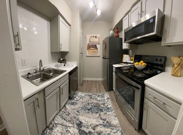 10901 Meadowglen Ln Unit 320B