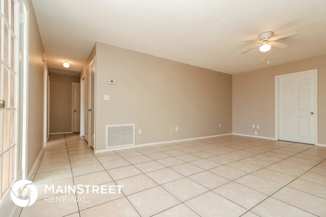 Photo - 9185 Chase St