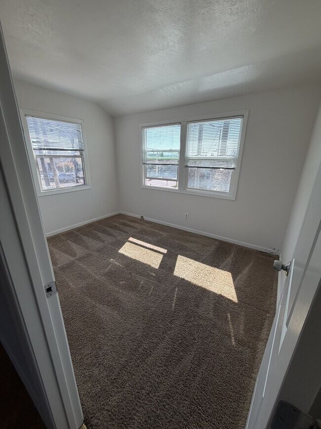 902-908 24th Street