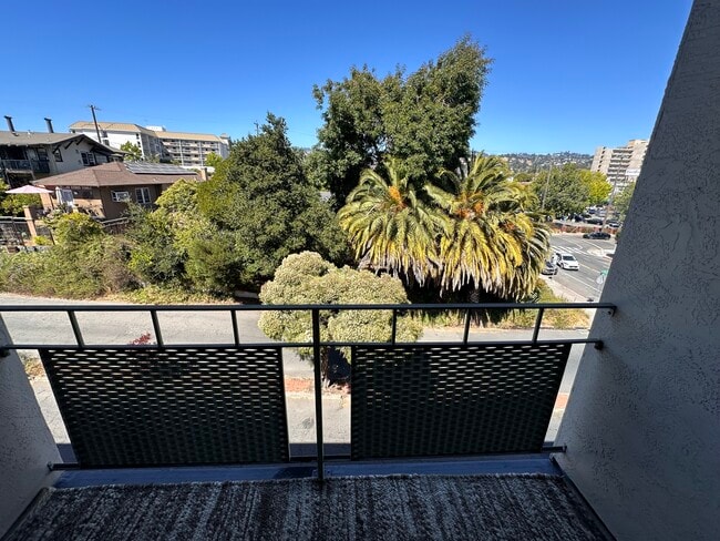 Photo - 3877 Howe St Unit 302