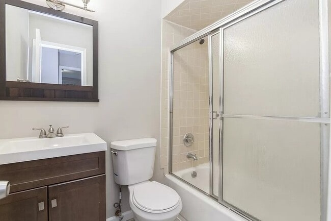 Upstairs Bathroom - 1353 E 91st St Unit 401F