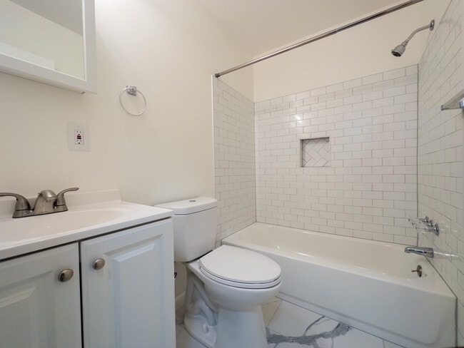 WoodlandManor_A2-2 - Woodland Manor Apartments