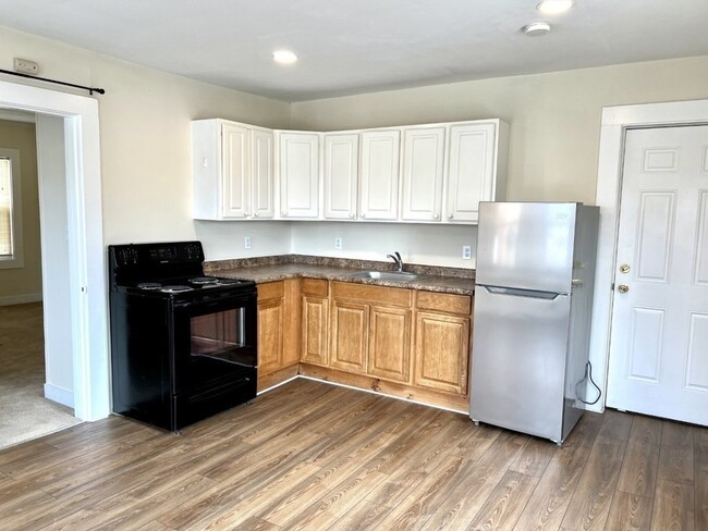 168-170 Spruce St- - 168-170 Spruce St- Rental