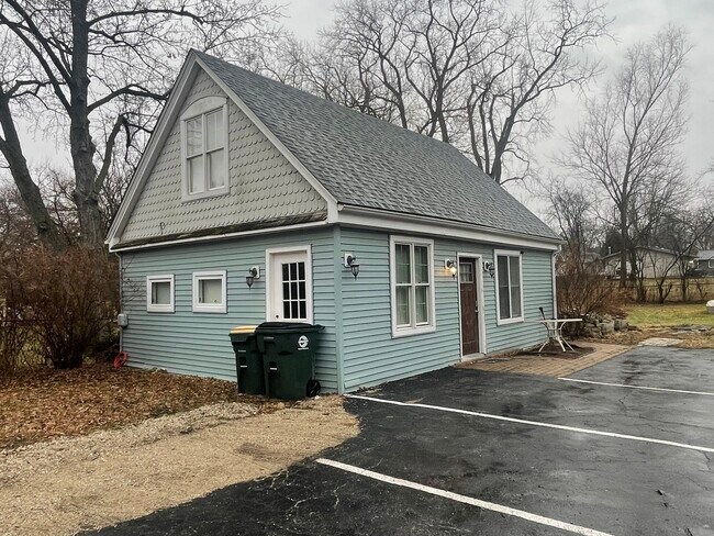 Building Photo - 1009 61st St