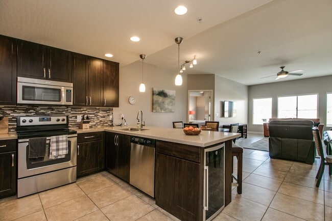 Building Photo - 5450 E Deer Valley Dr Unit 4173