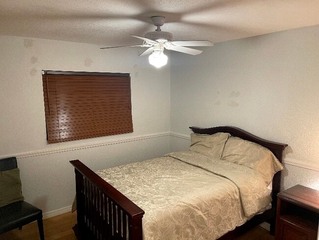 Photo - 15000 S River Dr