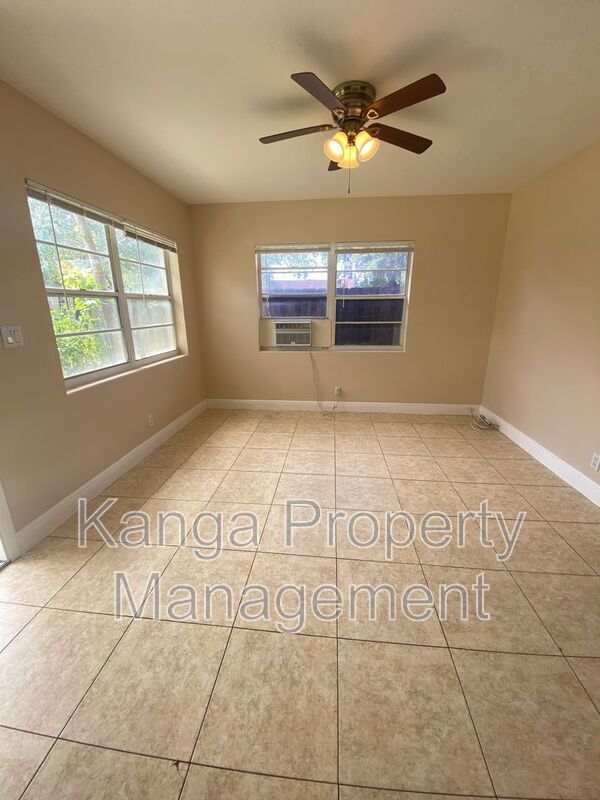 Photo - 4820 Maine St Unit #1