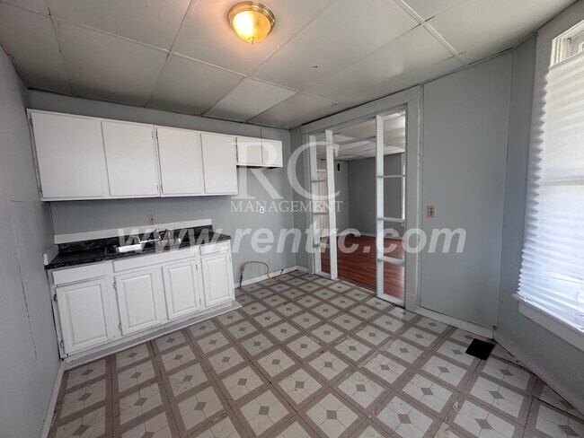 1135 Jackson-