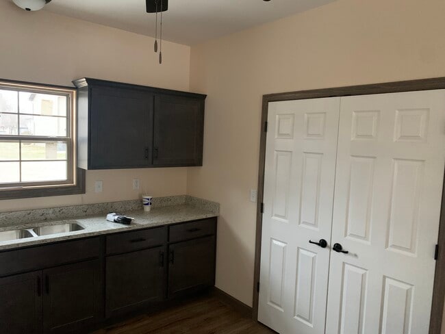 Photo - 514 Gillham St