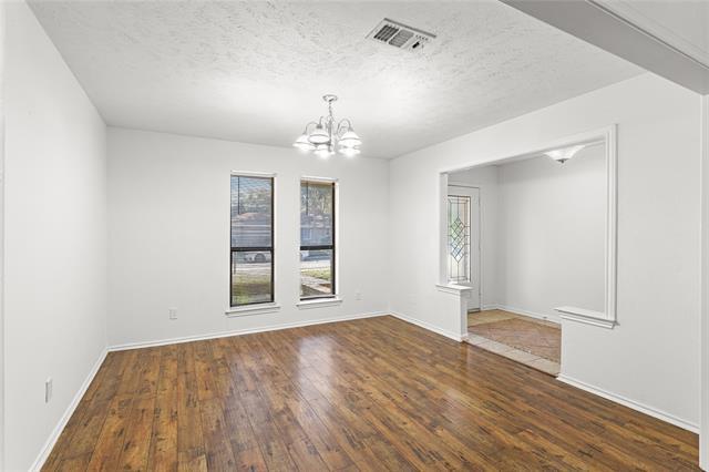 Photo - 2421 Maple Leaf Dr