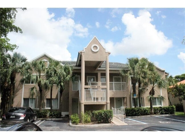 Building Photo - 11605 Royal Palm Blvd Unit 11607