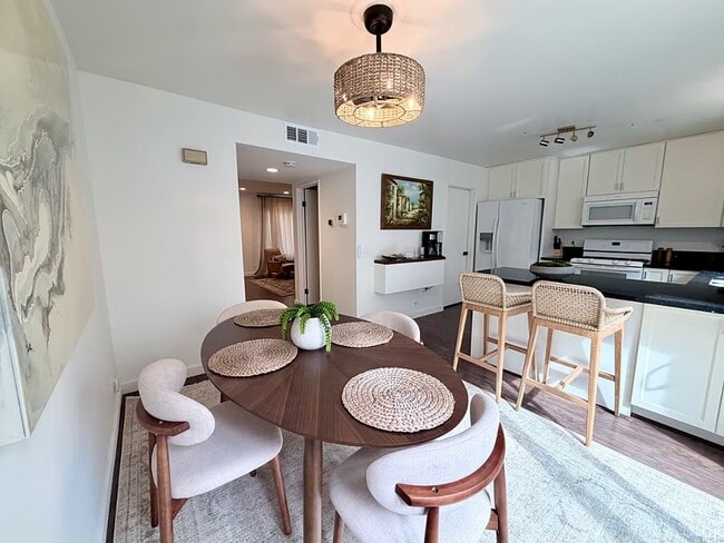 Photo - 177 N Singingwood St