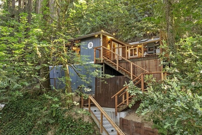 Photo - Fully furnished hillside 2 bedroom., 2 bat...