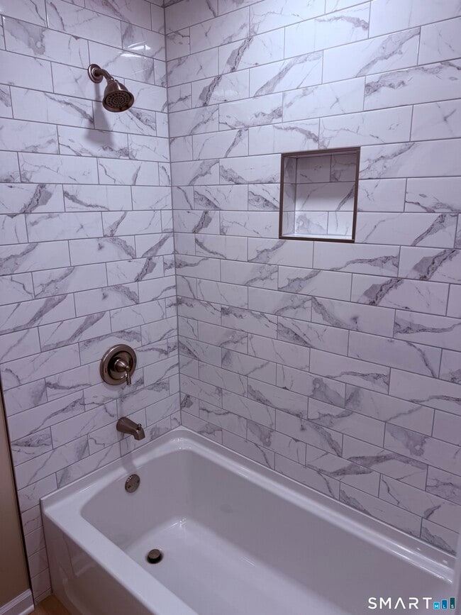 Photo - 41 1/2 Cedar Crest Pl Unidad B