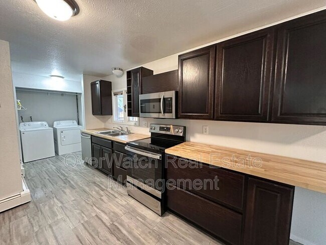 6121 De Armoun Rd Unit Lower Floor