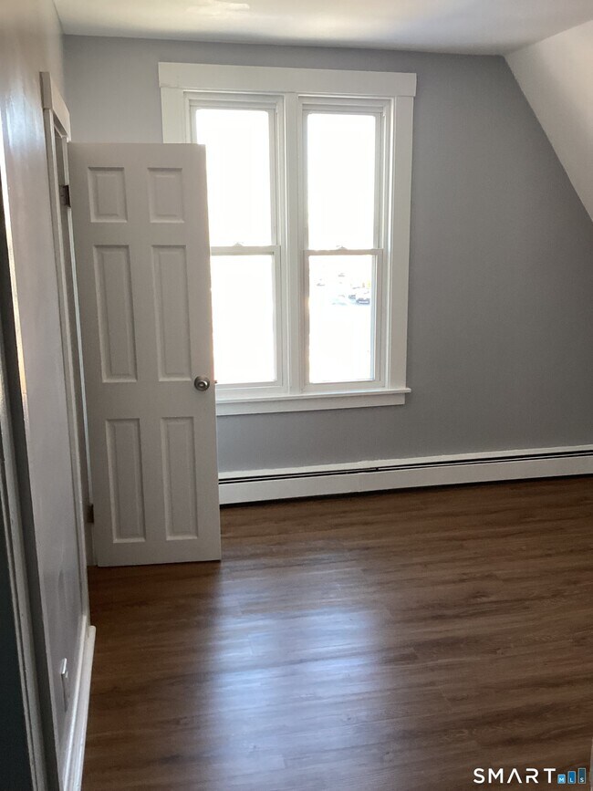 Photo - 68 Woodbridge St