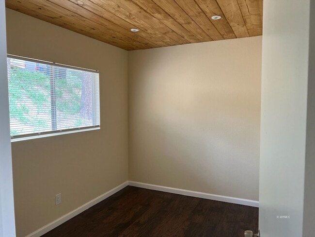 Photo - 25840 CA-243