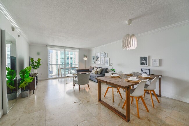 Photo - 1200 Brickell Bay Dr Unit FL40-ID1328098P