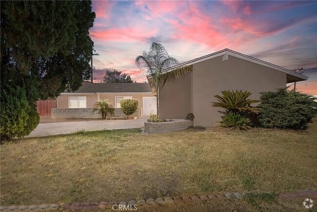 Building Photo - Located in the desirable Jurupa Hills clos... Rental