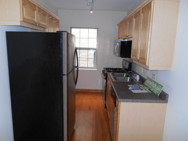 Building Photo - 1818 W Chase Ave Unit 2 Rental