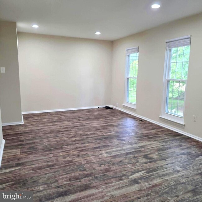 Building Photo - 17325 Sandy Knoll Dr