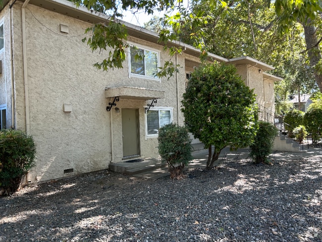 Building Photo - 1311 W 3rd St Rental