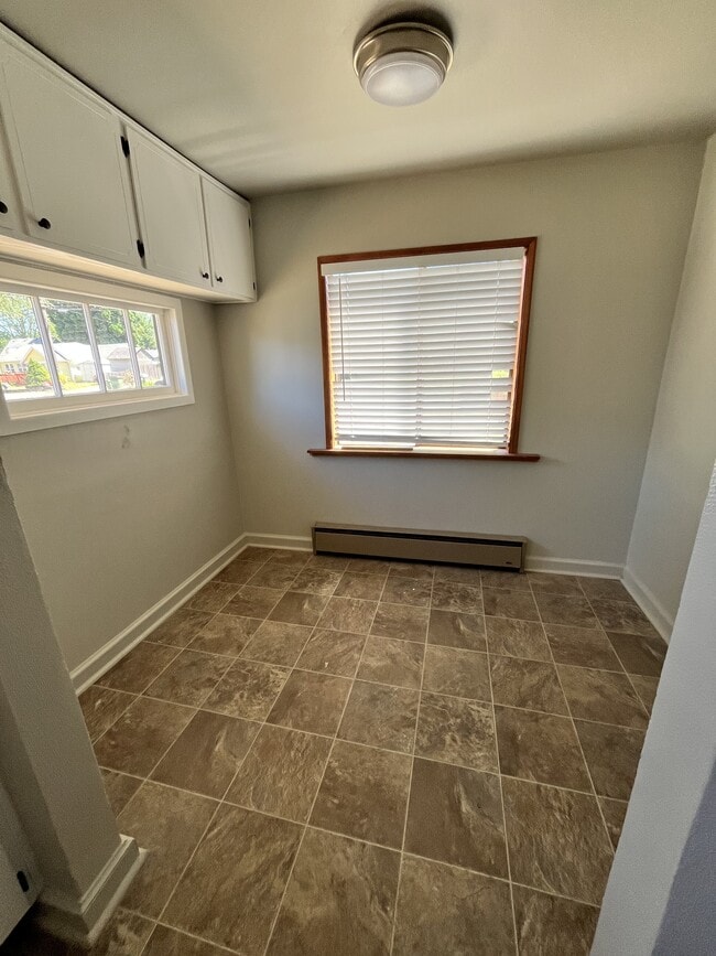 Dining Room - 1117 N College St