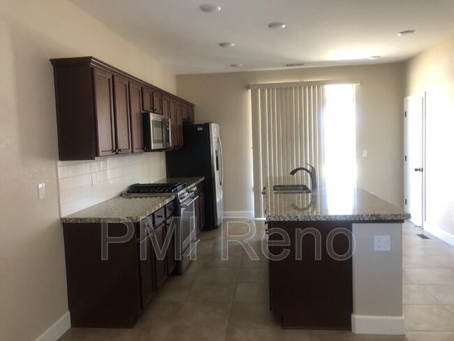 Photo - 9334 Pond St