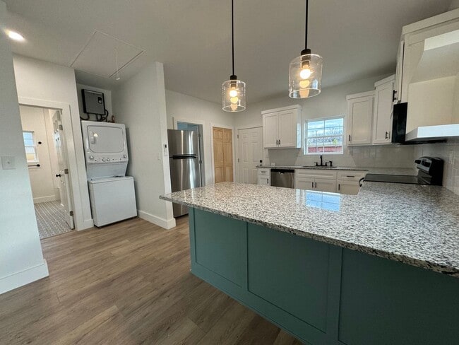 Photo - Stunning 2 bedroom 1 bathroom home In Kendall-Whittier district of Tulsa!