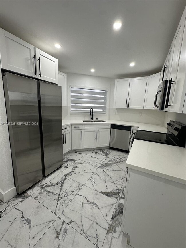 Photo - 680 NW 124th Pl