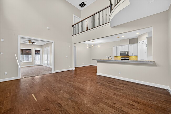 Photo - 9508 Cedarpost Square St