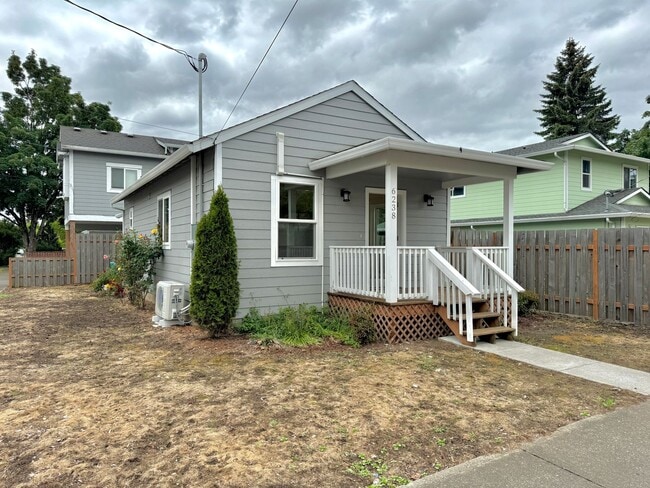 Building Photo - Brentwood-Darlington Fully Remodeled Bunga... Rental