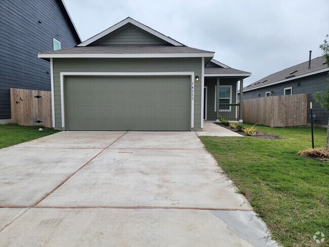 Building Photo - Spacious 3/BR, 2/BS Single-Level Home with...