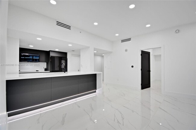 Photo - 1800 N Bayshore Dr Unit 512