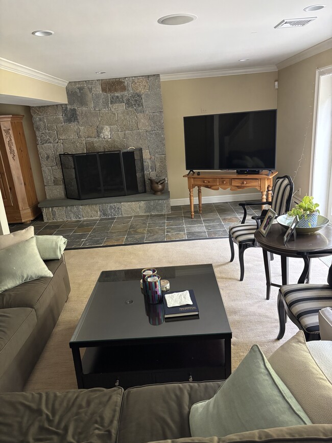 Building Photo - 544 Brookside Rd