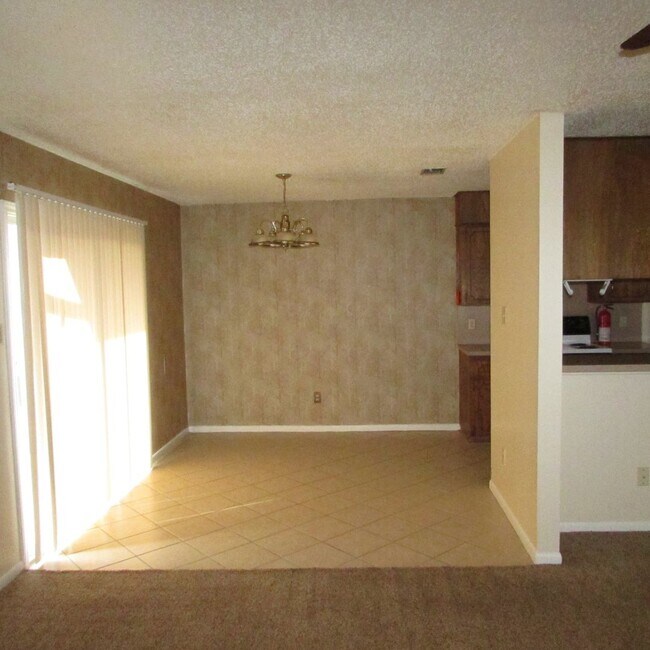 Photo - 3008 Chaucer Dr Unit Apt D